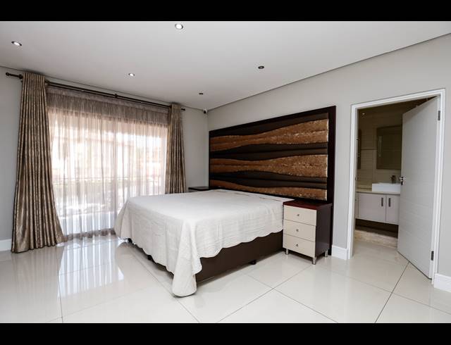 4 BEDROOM TOWNHOUSE FOR SALE IN IZINGA